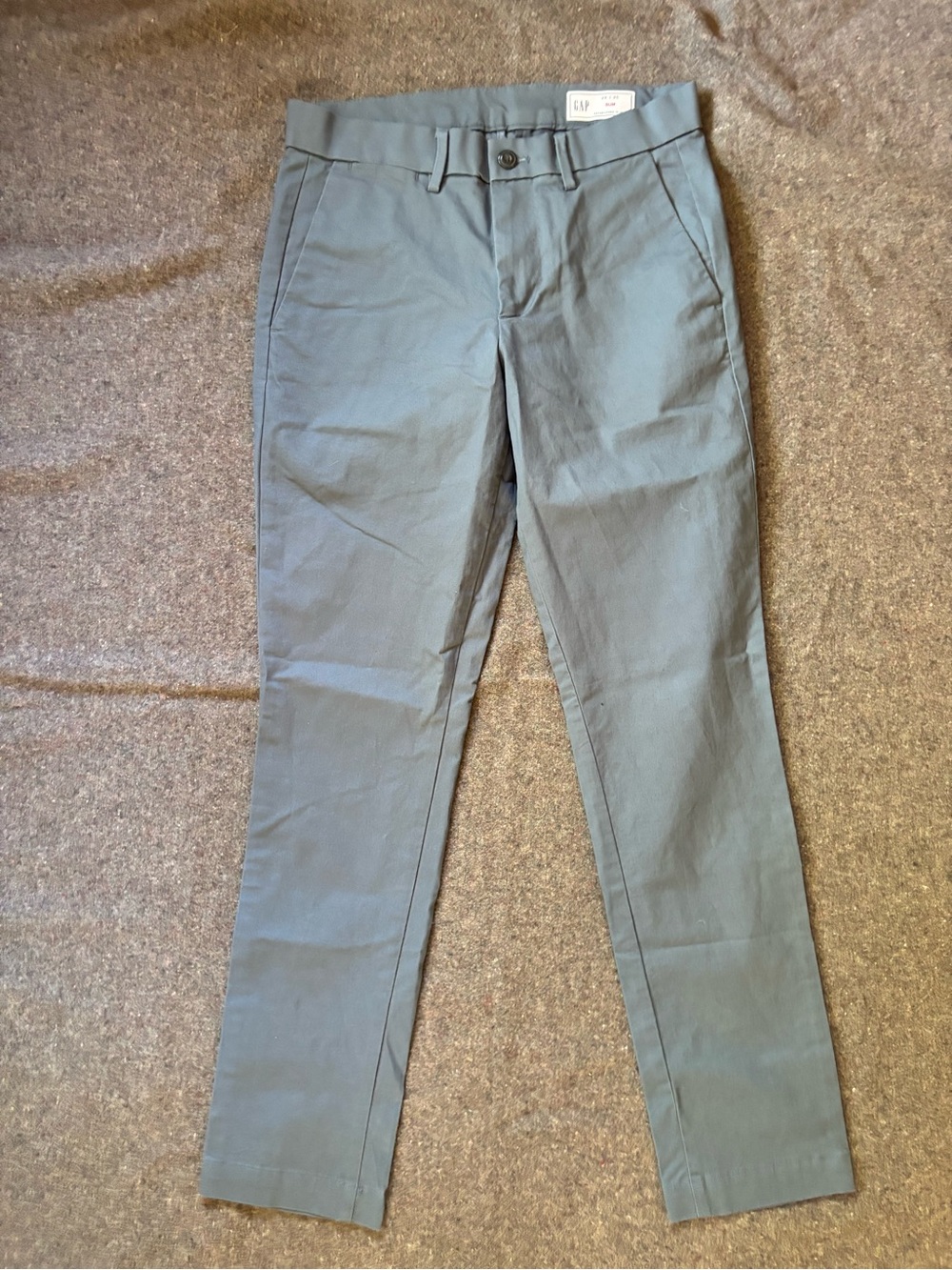 GAP Men’s Slim Chinos in Slate Gray-Blue. Size W28 x L30